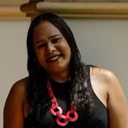 Profa. Dra. Joyce Alves